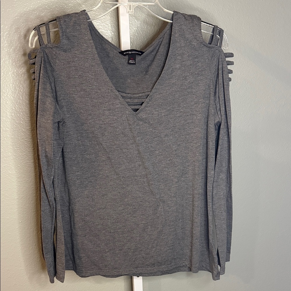 Rock & Republic Gray Cold-Shoulder V-Neck Long Sleeve Top with Ladder Straps